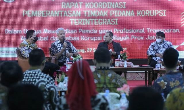 Ganjar Ingatkan Perbaikan Sistem Pencegahan Korupsi Kepada Bupati Dan