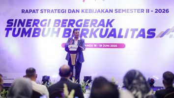 Gubernur Jawa Tengah, Ahmad Luthfi dalam Rapat Strategi dan Kebijakan Semester II Tahun 2026 Bank Jateng di Tawangmangu, Kabupaten Karanganyar, Jumat (19/6/2026). (Foto : Humas Jateng)