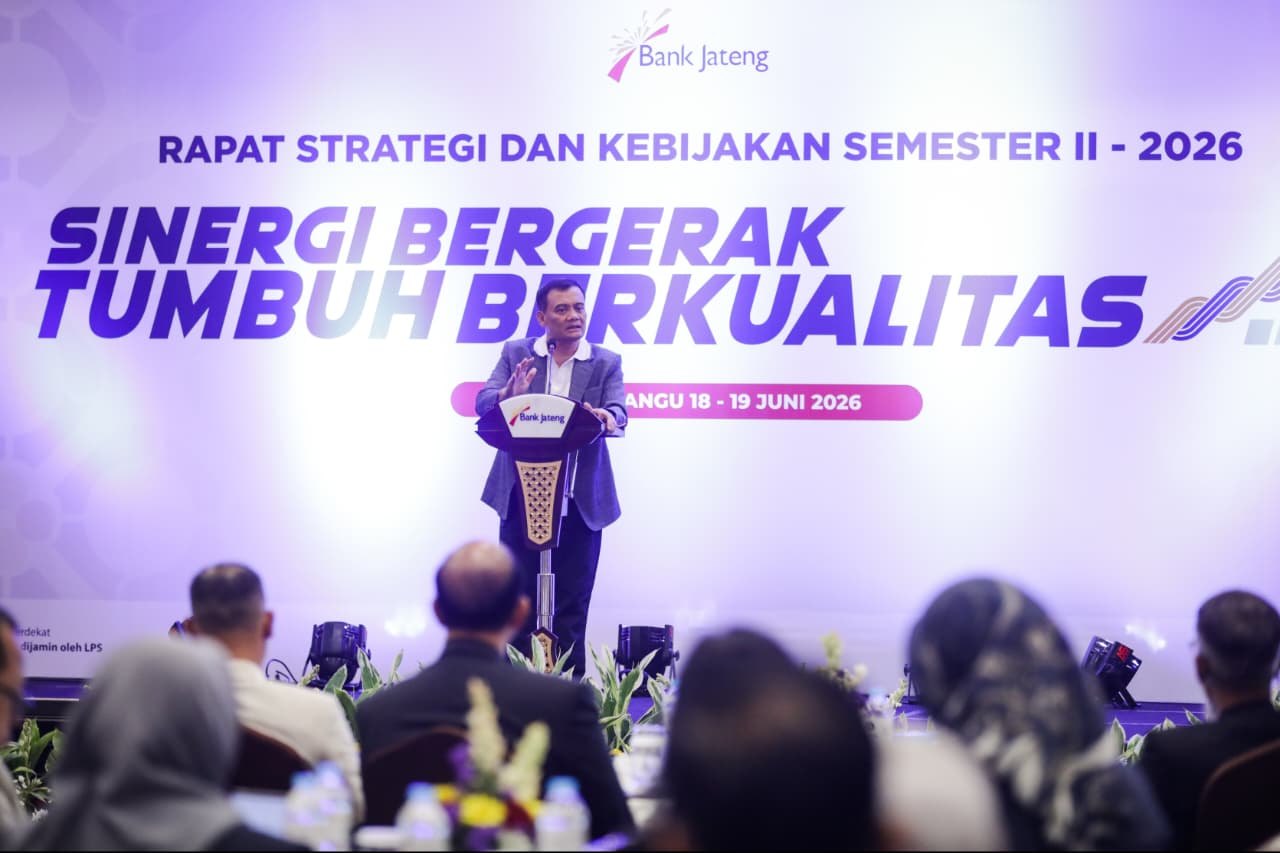 Gubernur Jawa Tengah, Ahmad Luthfi dalam Rapat Strategi dan Kebijakan Semester II Tahun 2026 Bank Jateng di Tawangmangu, Kabupaten Karanganyar, Jumat (19/6/2026). (Foto : Humas Jateng)